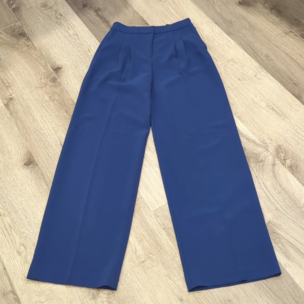 Express High Rise Trouser - Picture 2 of 13